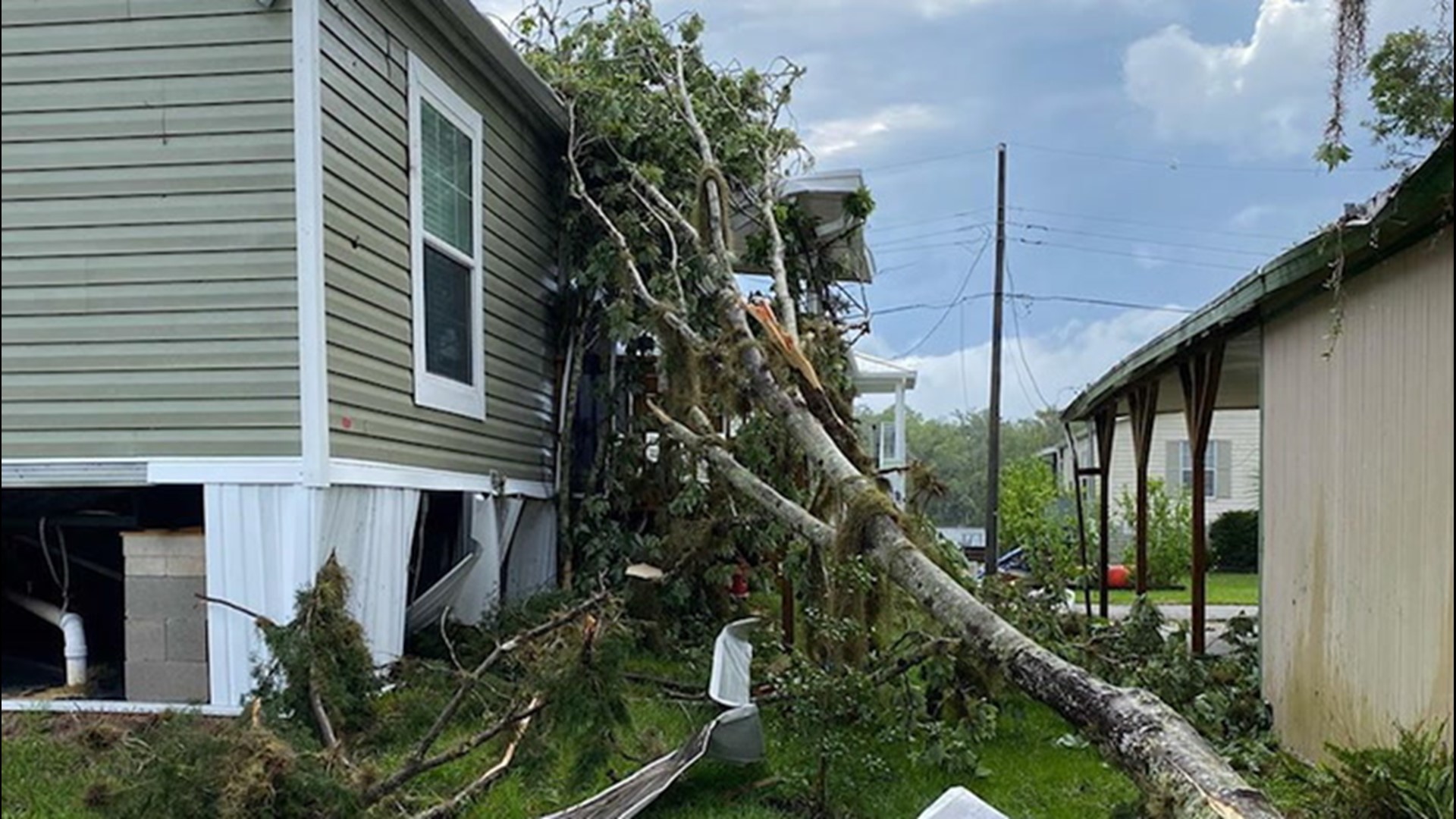 Multiple homes badly damaged after possible tornado | wtsp.com