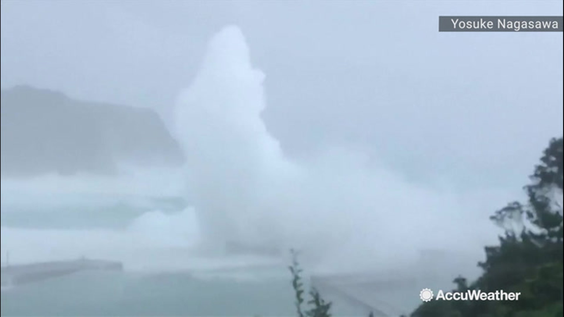 As Typhoon Hagibis passed over the Kozu Island, Japan, on Oct. 12, an eyewitness filmed massive waves stirred up by strong winds.