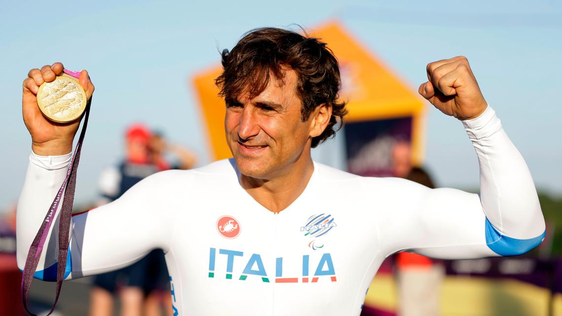 Alex Zanardi, auto racing champion who won Paralympic gold after life-altering crashes, dies at 59