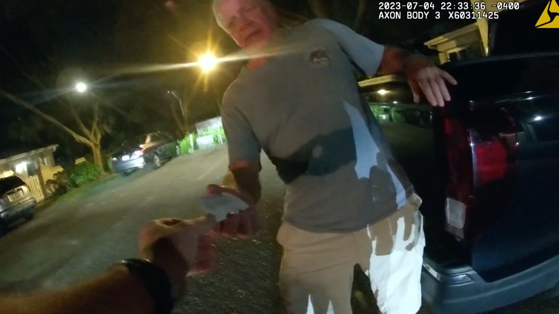 Federal prosecutor offers business card in DUI arrest: Body cam - Vimarsana News
