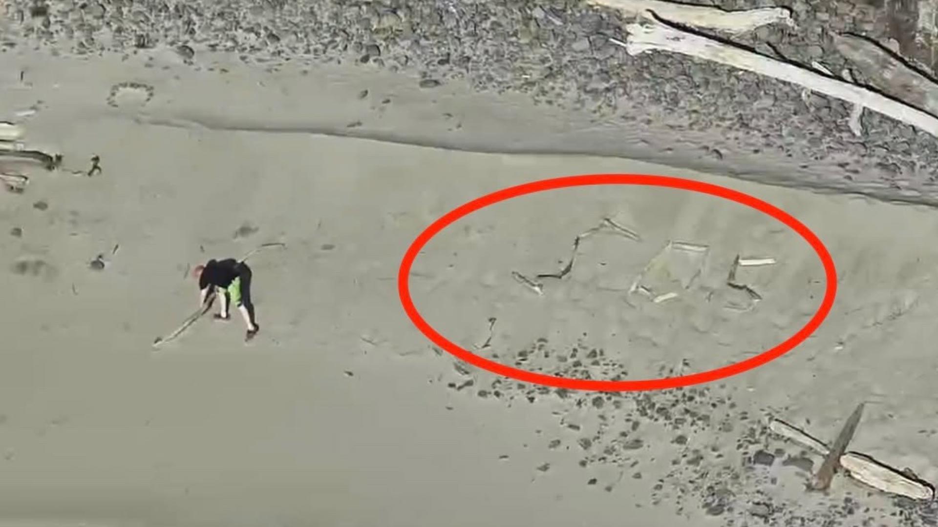 Tourists rescued after rising tide traps them on secluded Oregon coast ...