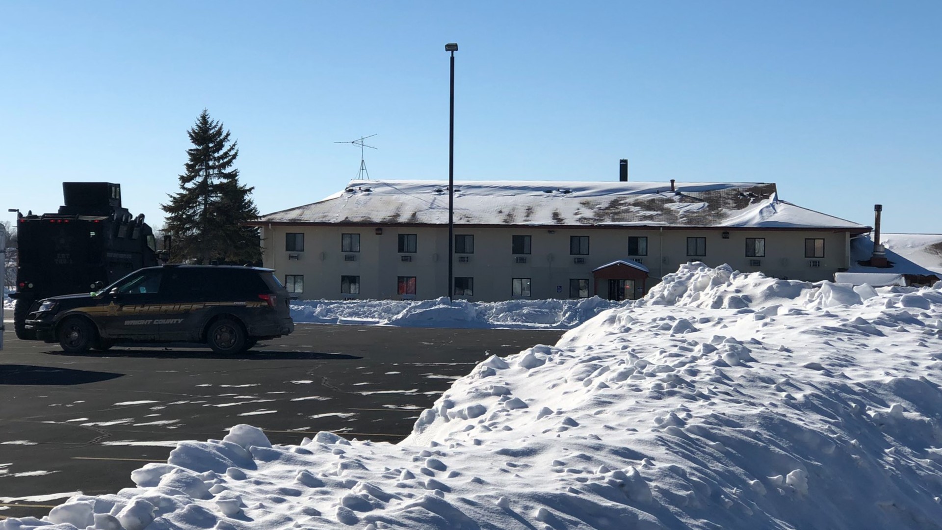 One in custody, multiple victims after shooting at Allina Clinic in