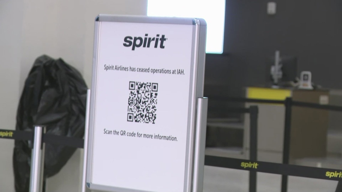 Family struggles to locate missing bags amid Spirit Airlines shutdown