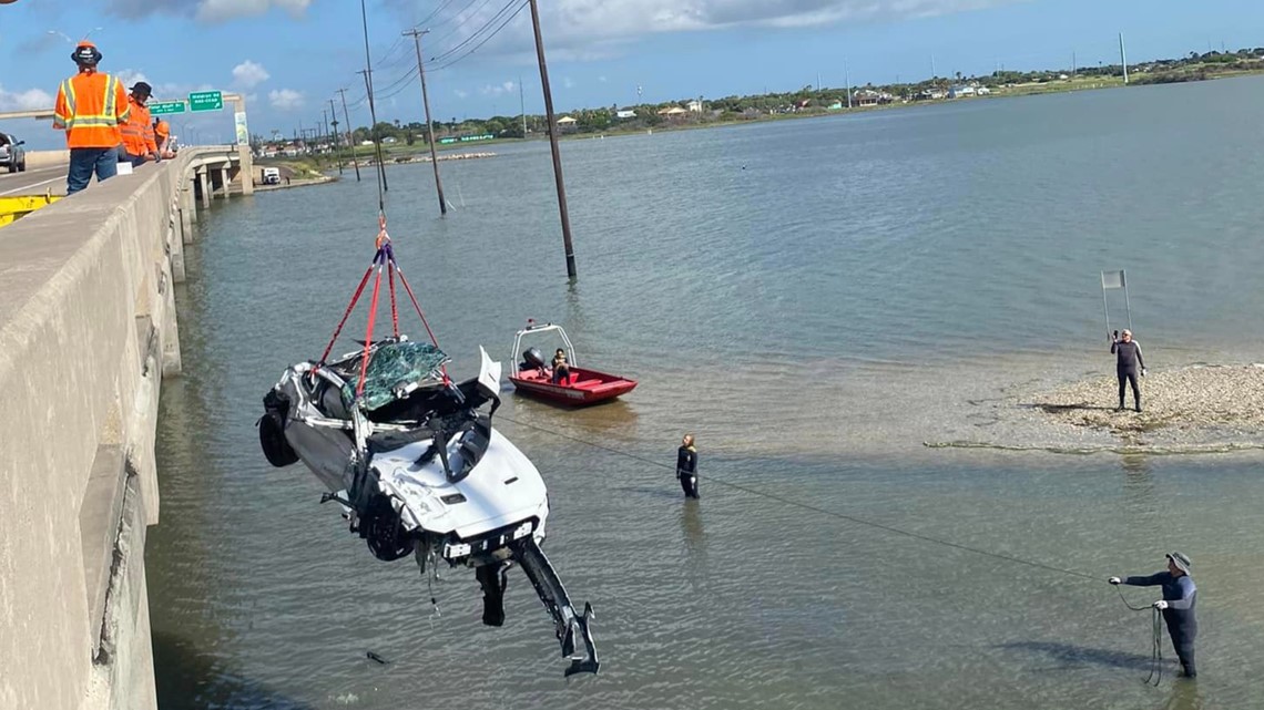 Car plunges into water after crash on a Texas causeway - Vimarsana News