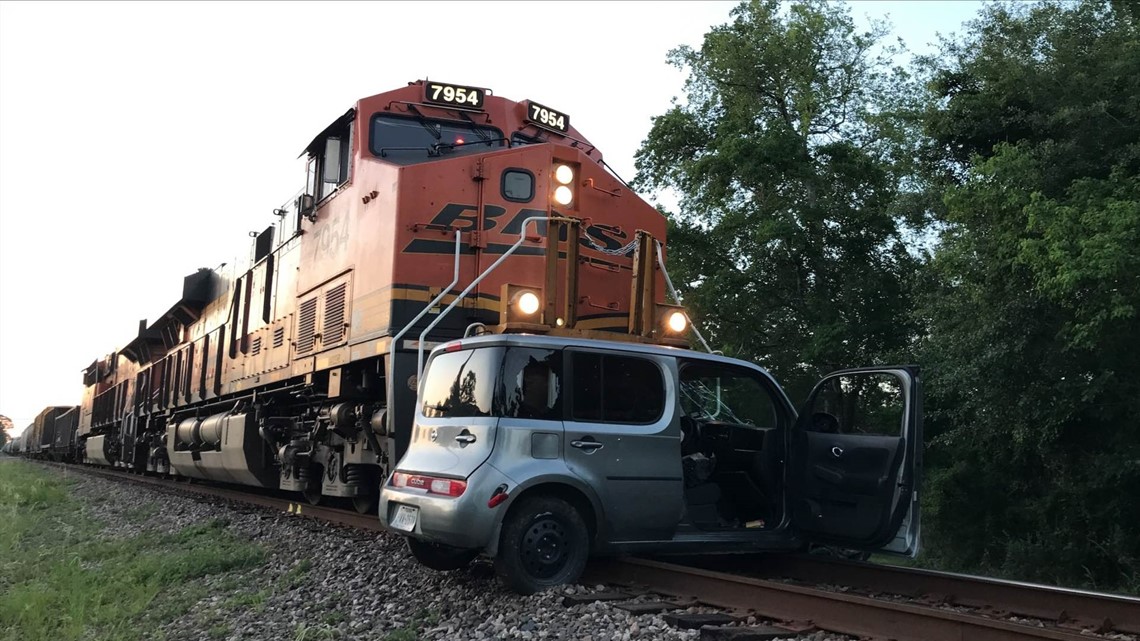 Texas woman being treated after being it by train - Vimarsana News