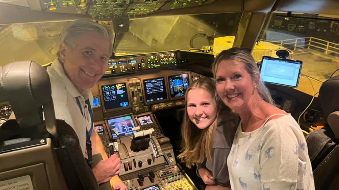 Denver United Airlines pilot offers to fly plane out of Maui - Vimarsana News