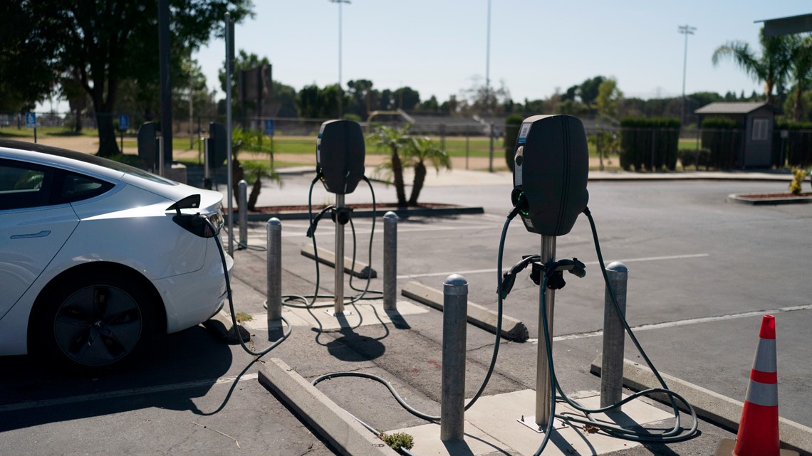 Tampa Bay area below national avg. by residents per EV chargers - Vimarsana News