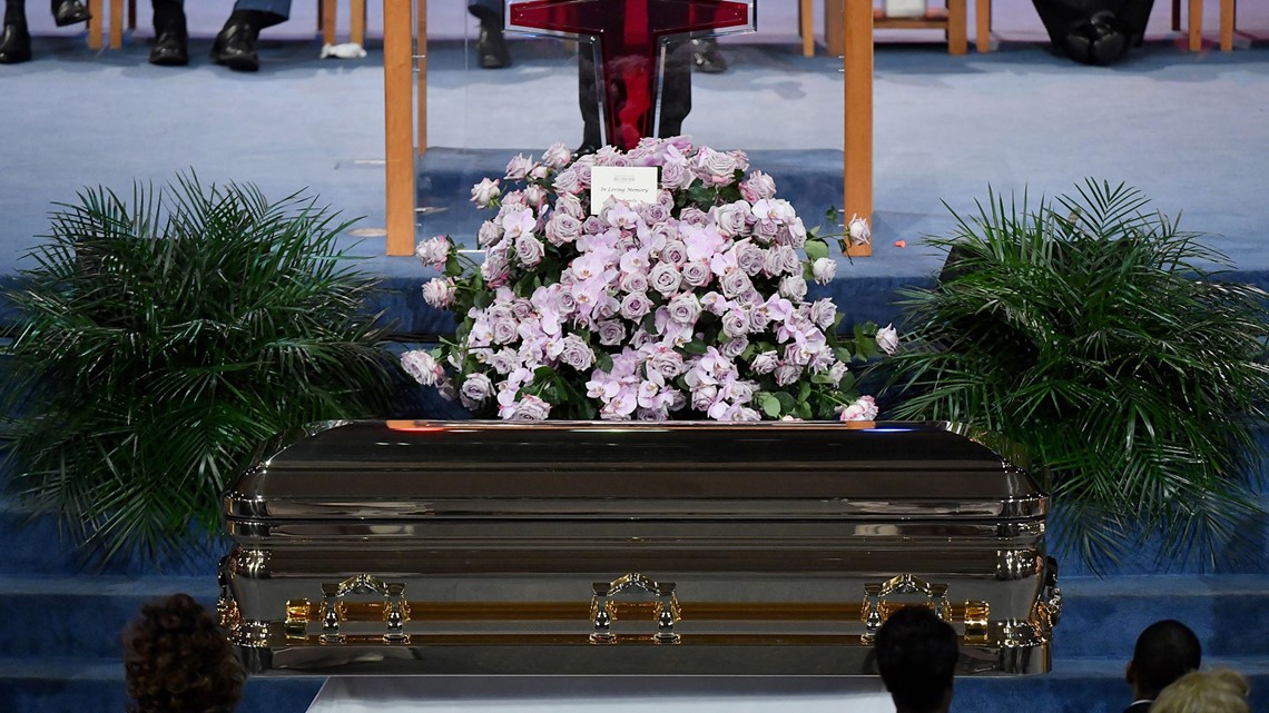 aretha franklin casket blue dress Aretha Franklin Laid in Third Outfit at Public Viewing Day Before Funeral