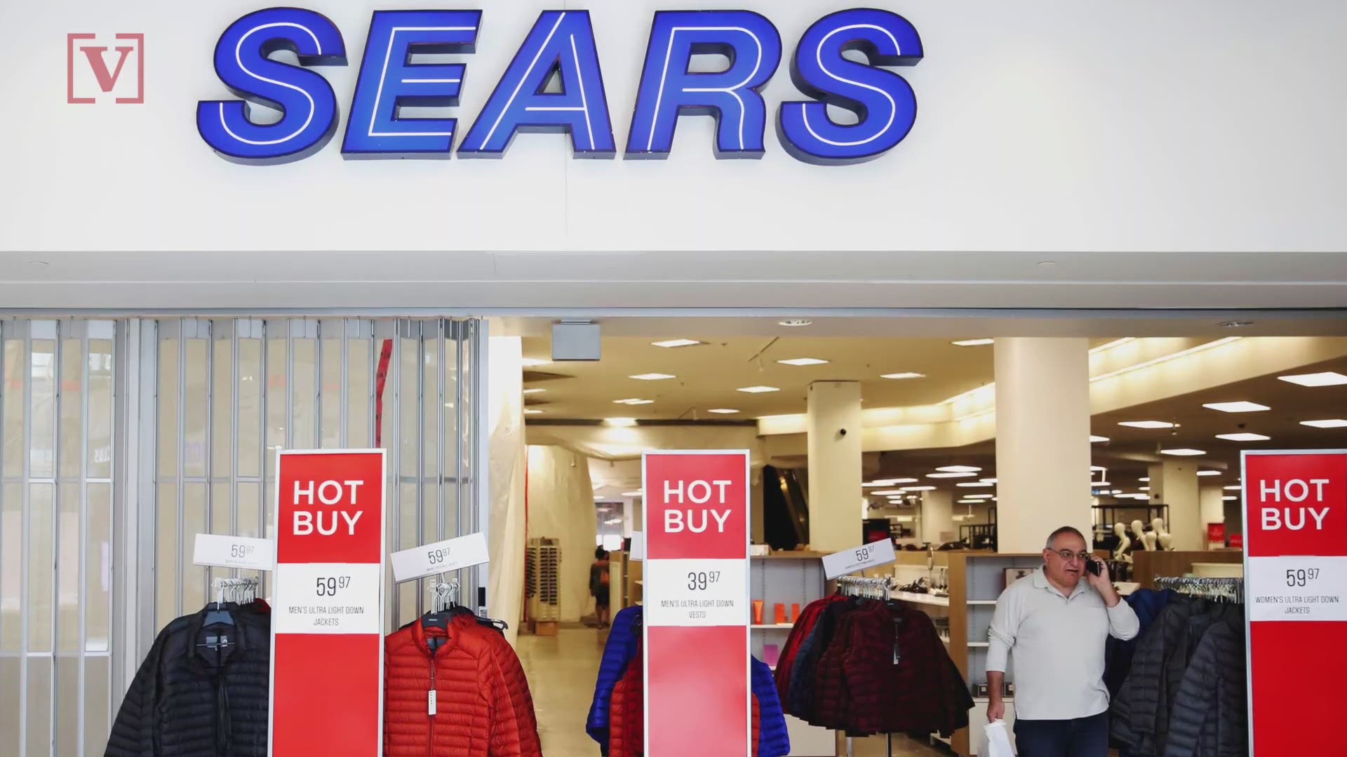 Sears will be auctioning 16 of its stores as the company struggles to stay afloat.Veuer's Maria Mercedes Galuppo has more.