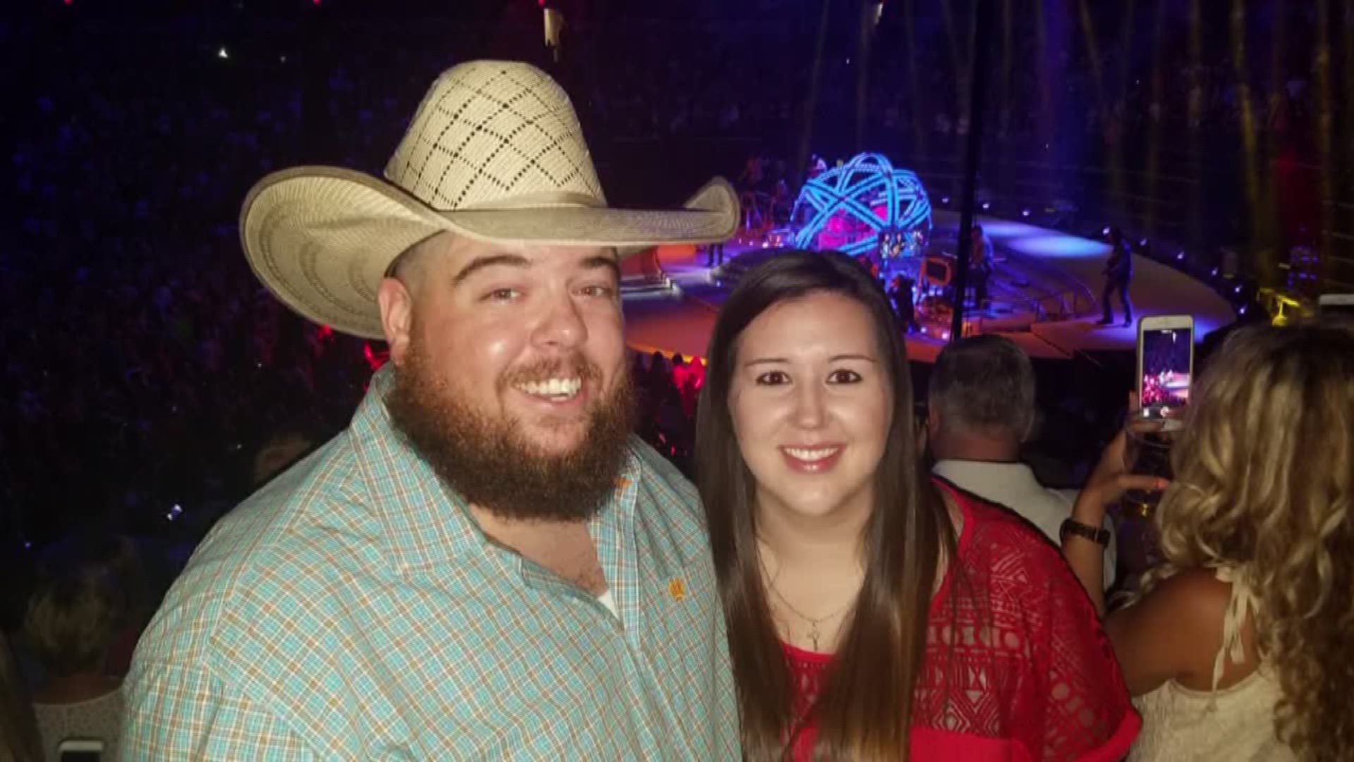Bedford couple gets engaged at Garth Brooks concert
