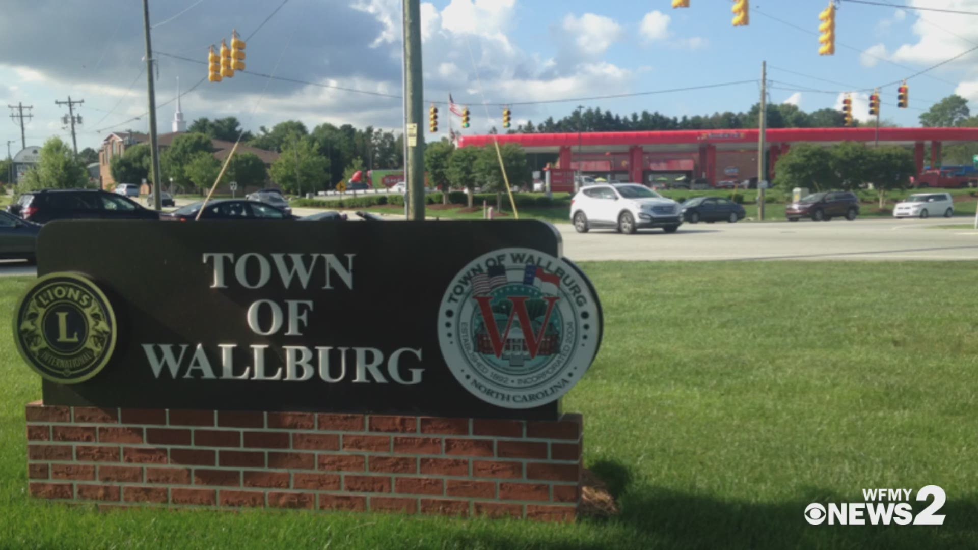 Davidson County Sheriff's Office says a razor blade was found taped to a gas pump at a Sheetz station in Wallburg. The deputy and the manager at the Sheetz checked every pump and did not find any other razors.