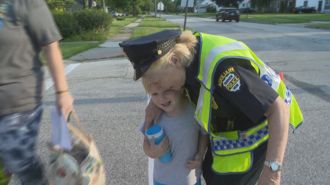 Beloved Ohio crossing guard marks 50th year on the job - Vimarsana News