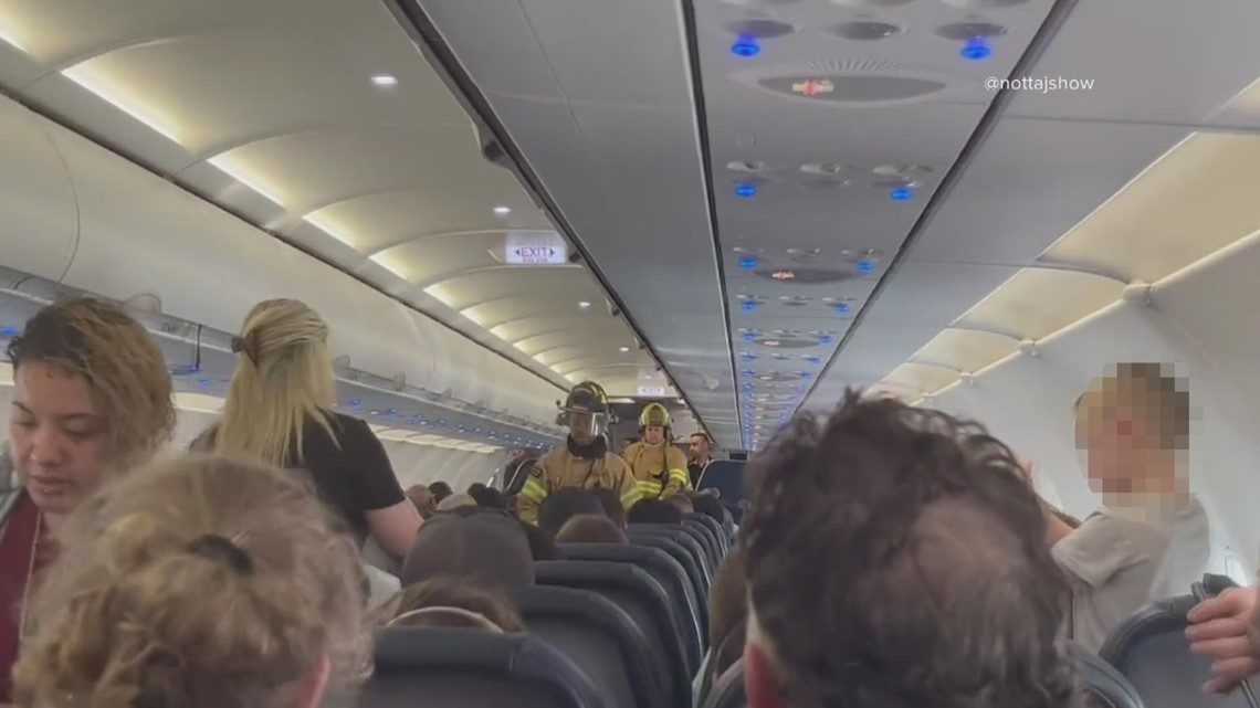 Fire aboard Spirit flight in Florida, almost a dozen hospitalized - Vimarsana News