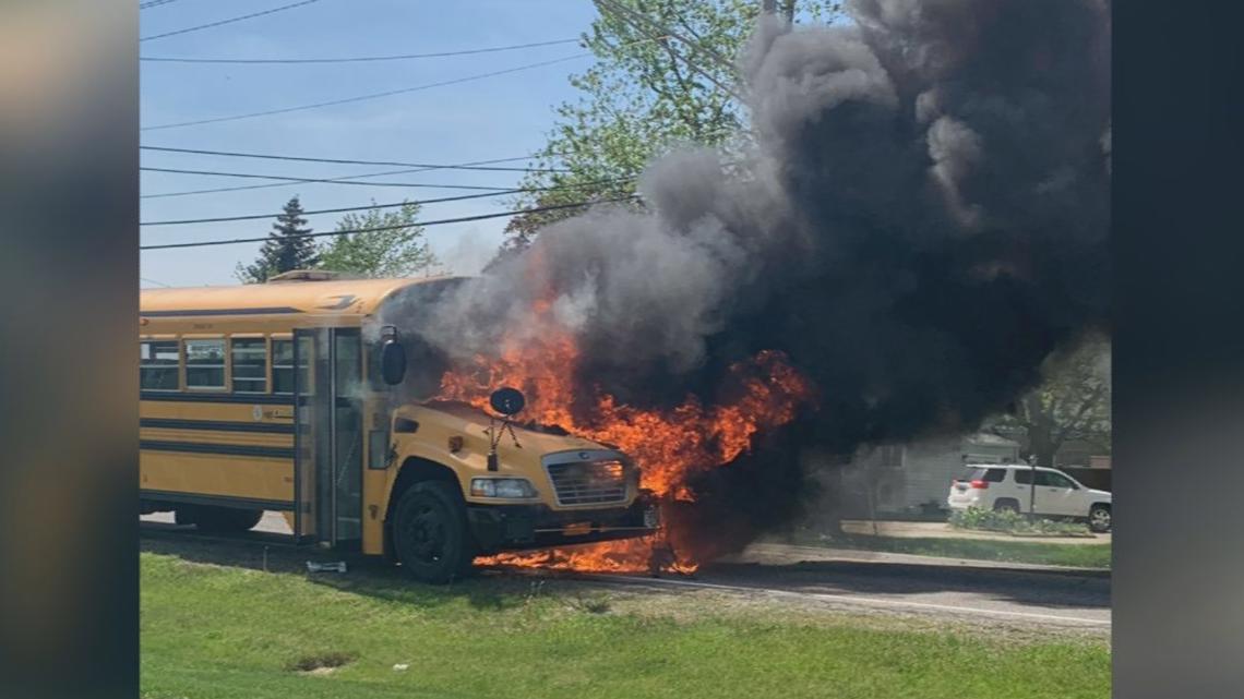 Ohio bus driver saves students from fire - Vimarsana News