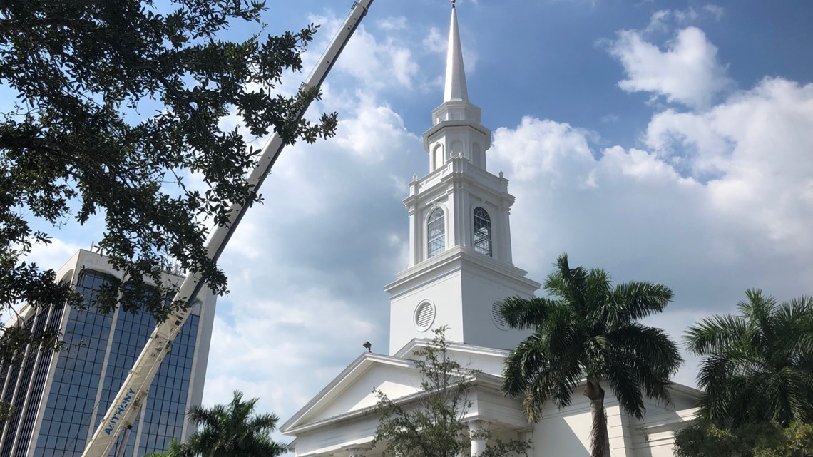 Sarasota First Baptist Church gets new steeple