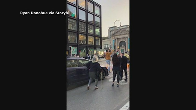 'Manhattanhenge': Crowds gather to see sunset that only happens twice a year