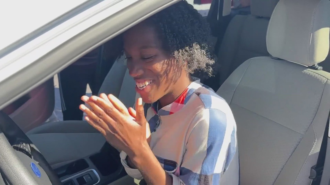 2 Single Moms Gifted New Cars From Tampa Bay Buccaneers 