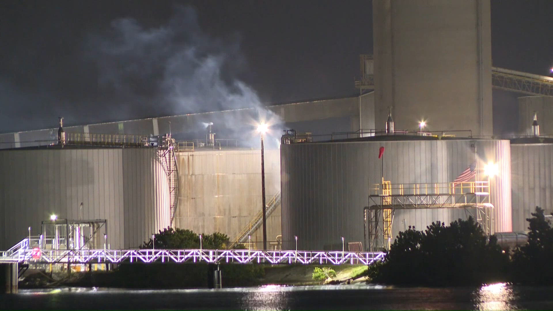 Tank fire at Port Tampa Bay caused 969 pounds of sulfur dioxide gas to be released