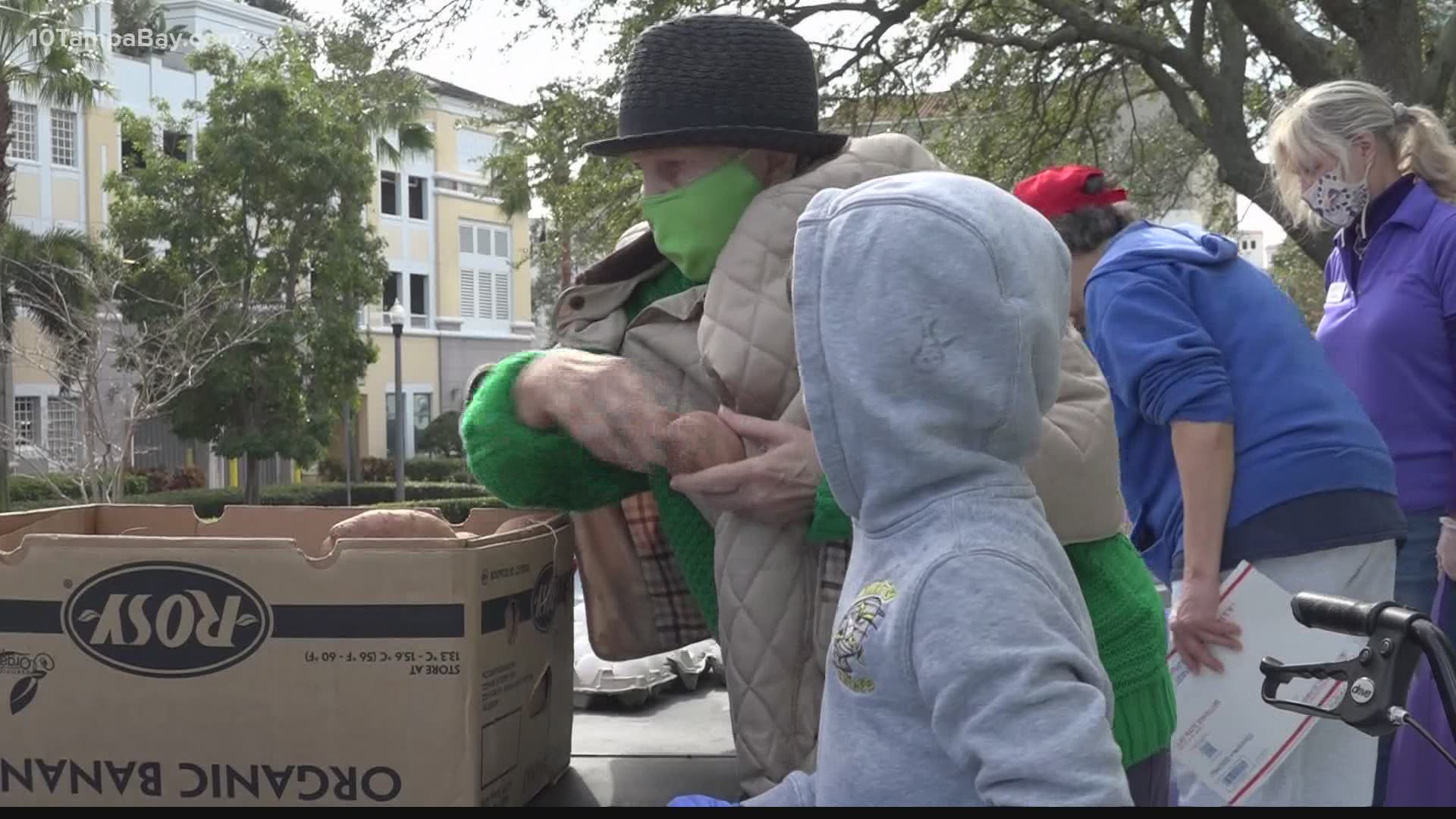 The COVID-19 pandemic gave Kelli Casto an idea. The seniors her non-profit served needed fresh food so she started mobile food pantries to serve thousands.
