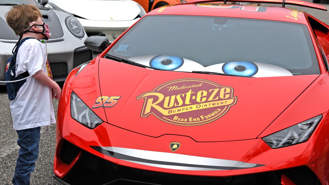 File:Lightning McQueen in the Stars and Motor Cars Parade at
