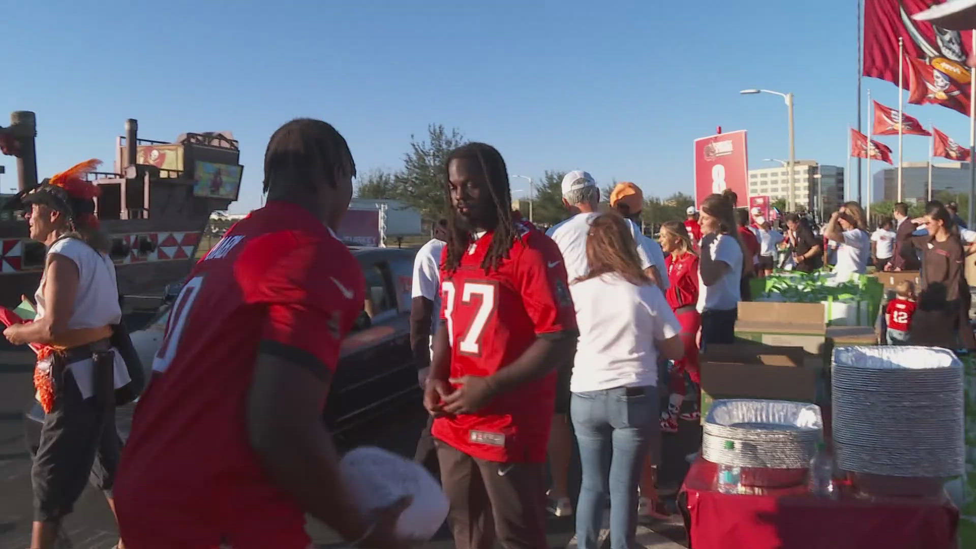 The Tampa Bay Buccaneers offensive line is making sure families have a meal on the table this Thanksgiving.