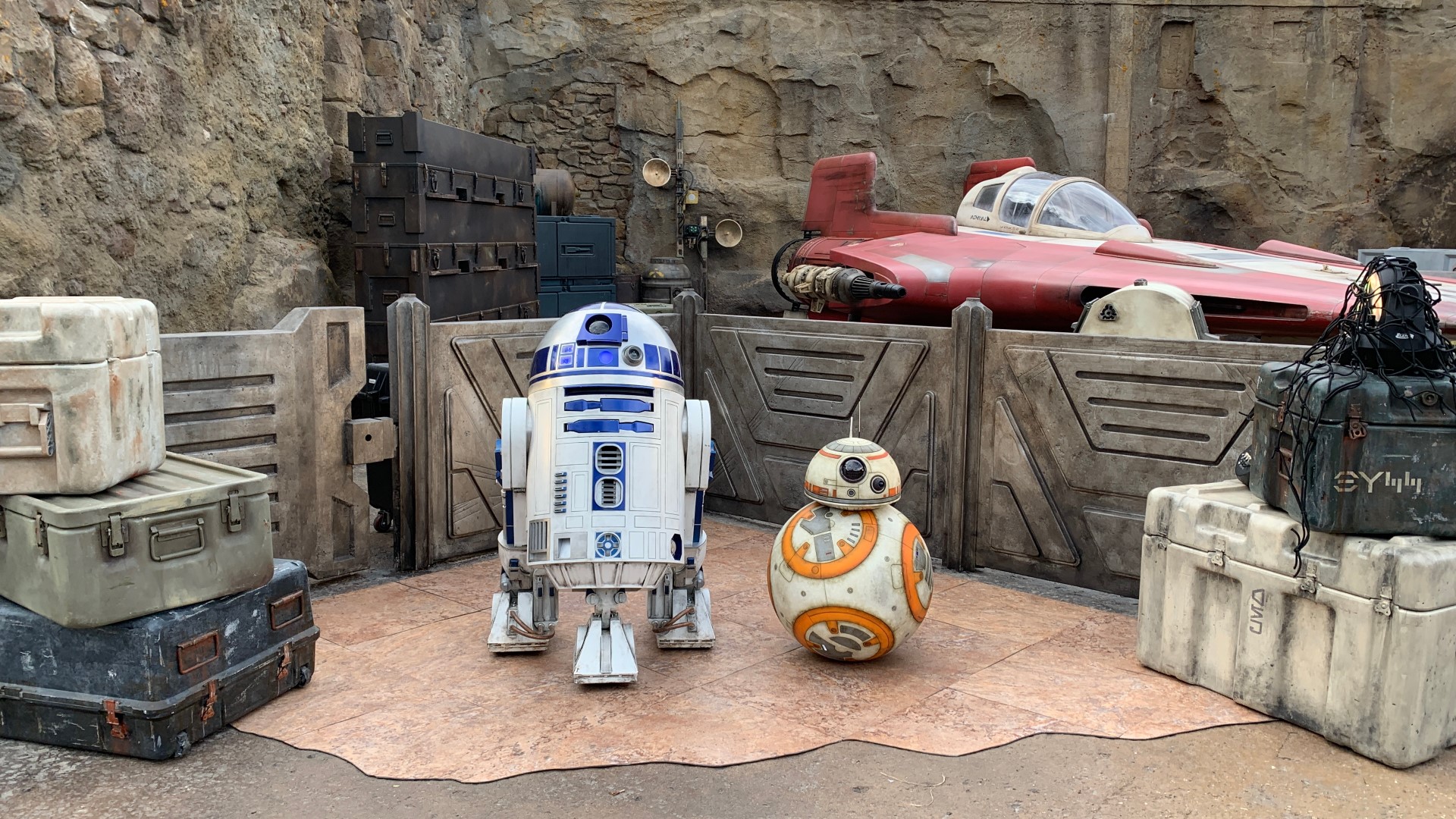 5 tips for building a droid at Star Wars: Galaxy's Edge at Disney ...