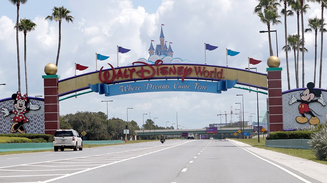 Disney World offering discounts to teachers and first responders