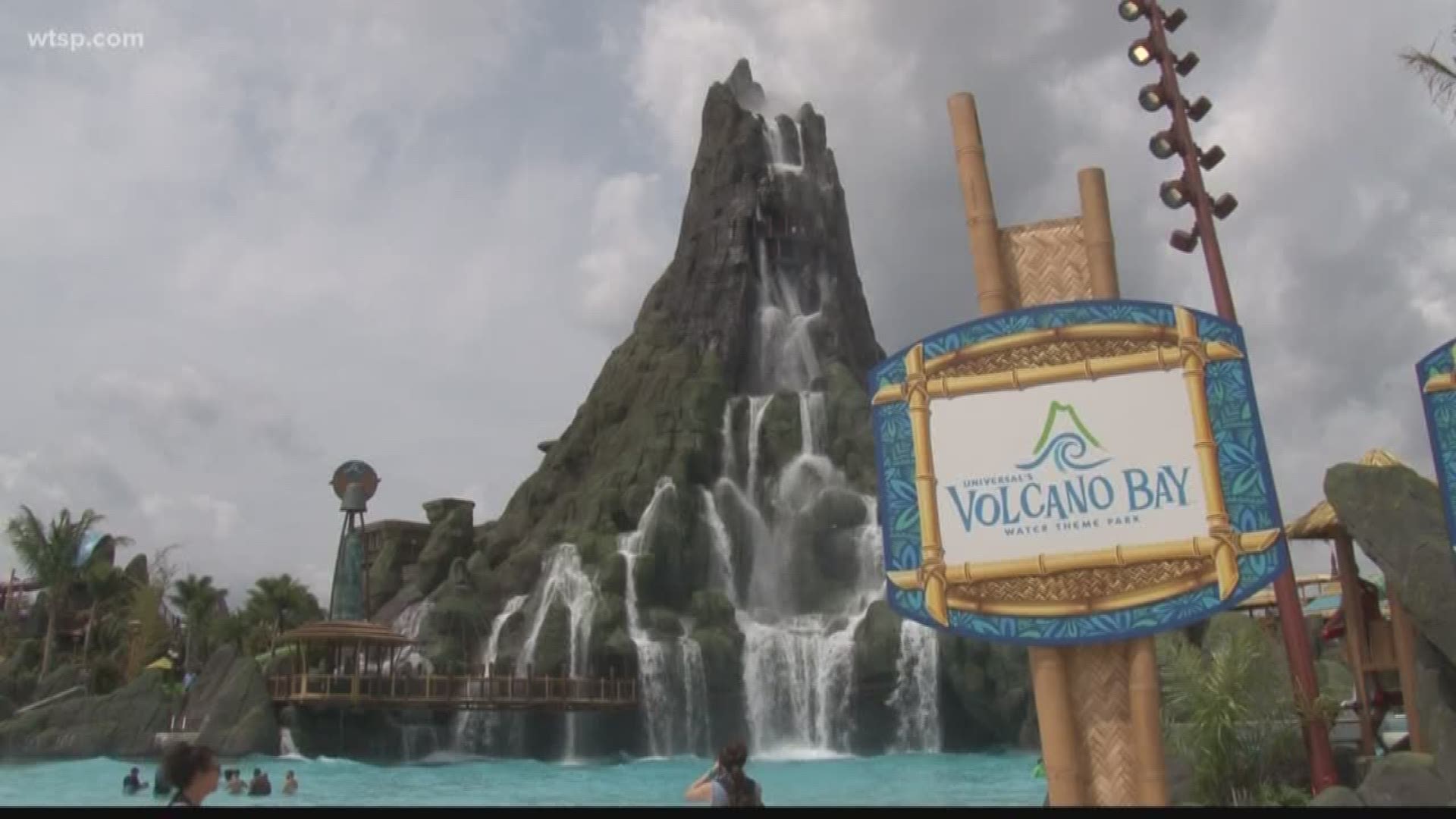 Universal Orlando’s water park opened its doors to the public for less than an hour before a visitor said something was wrong and they felt electric currents moving down their legs. 

Wendy Lee, 43, said she could feel electric currents in her legs as she stood in the lazy river at Volcano Bay.

Lee told Universal workers she had a metallic taste in her mouth and her head was humming.
