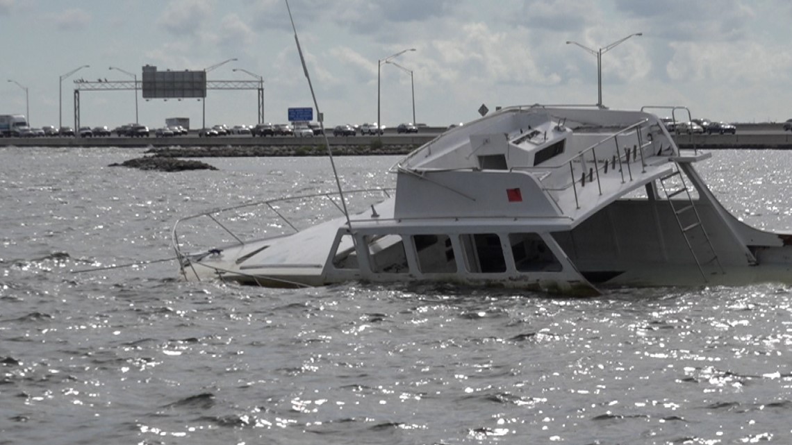 That half-sunken boat off the Howard Frankland Bridge soon might ...