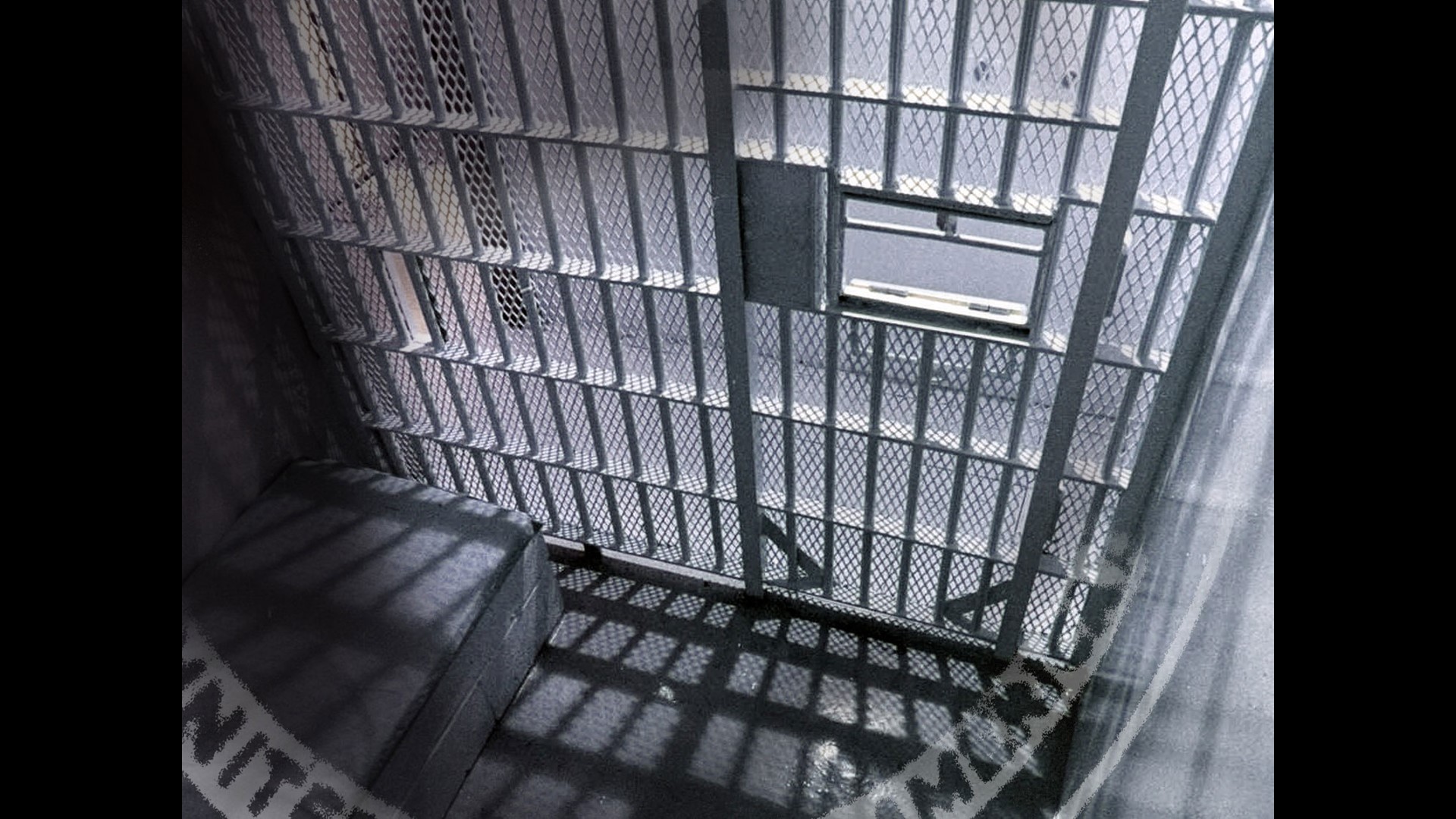 Man visiting Chicago jail gets trapped inside for hours | wtsp.com