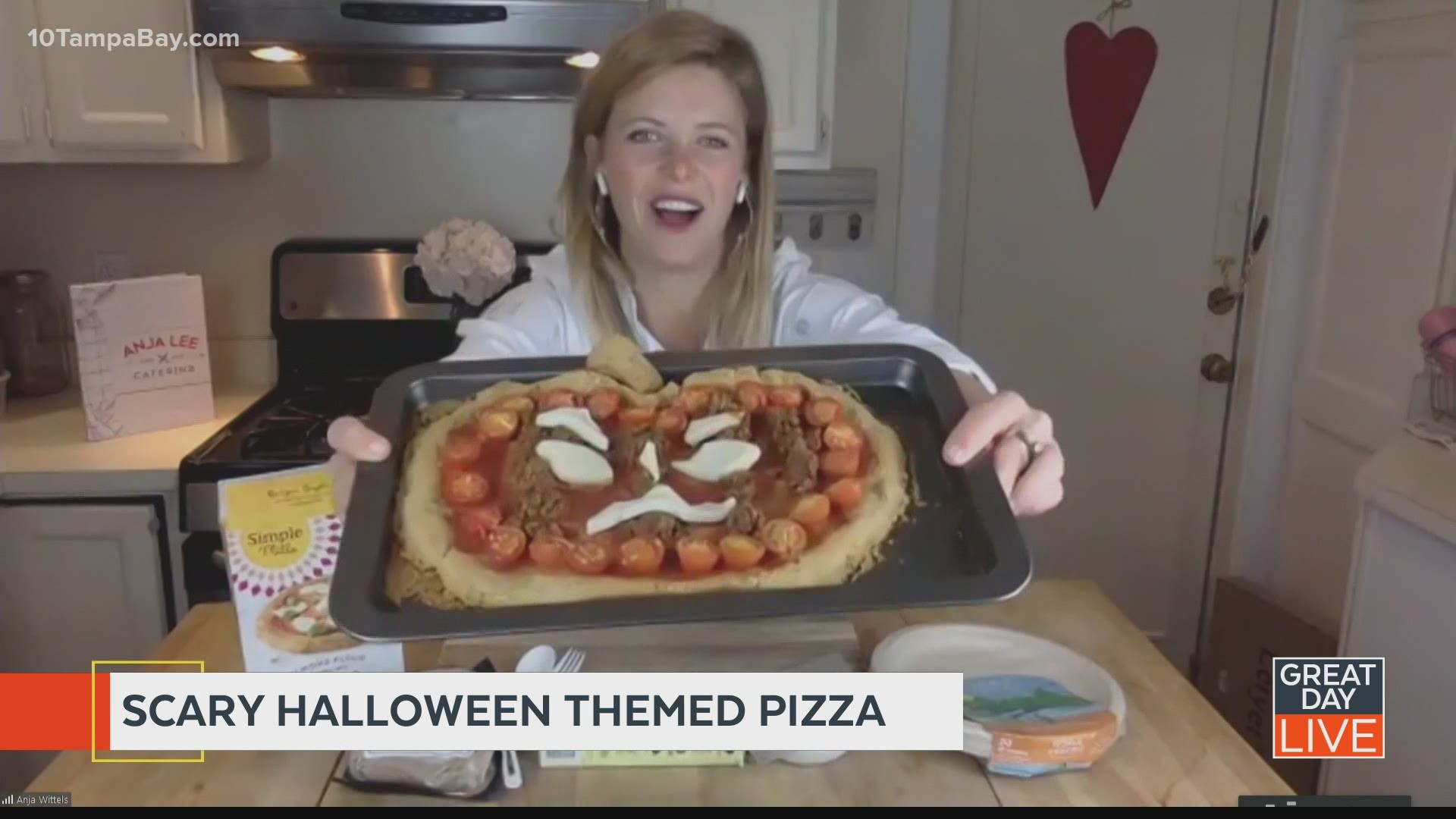 Sustainable Halloween-themed pizza