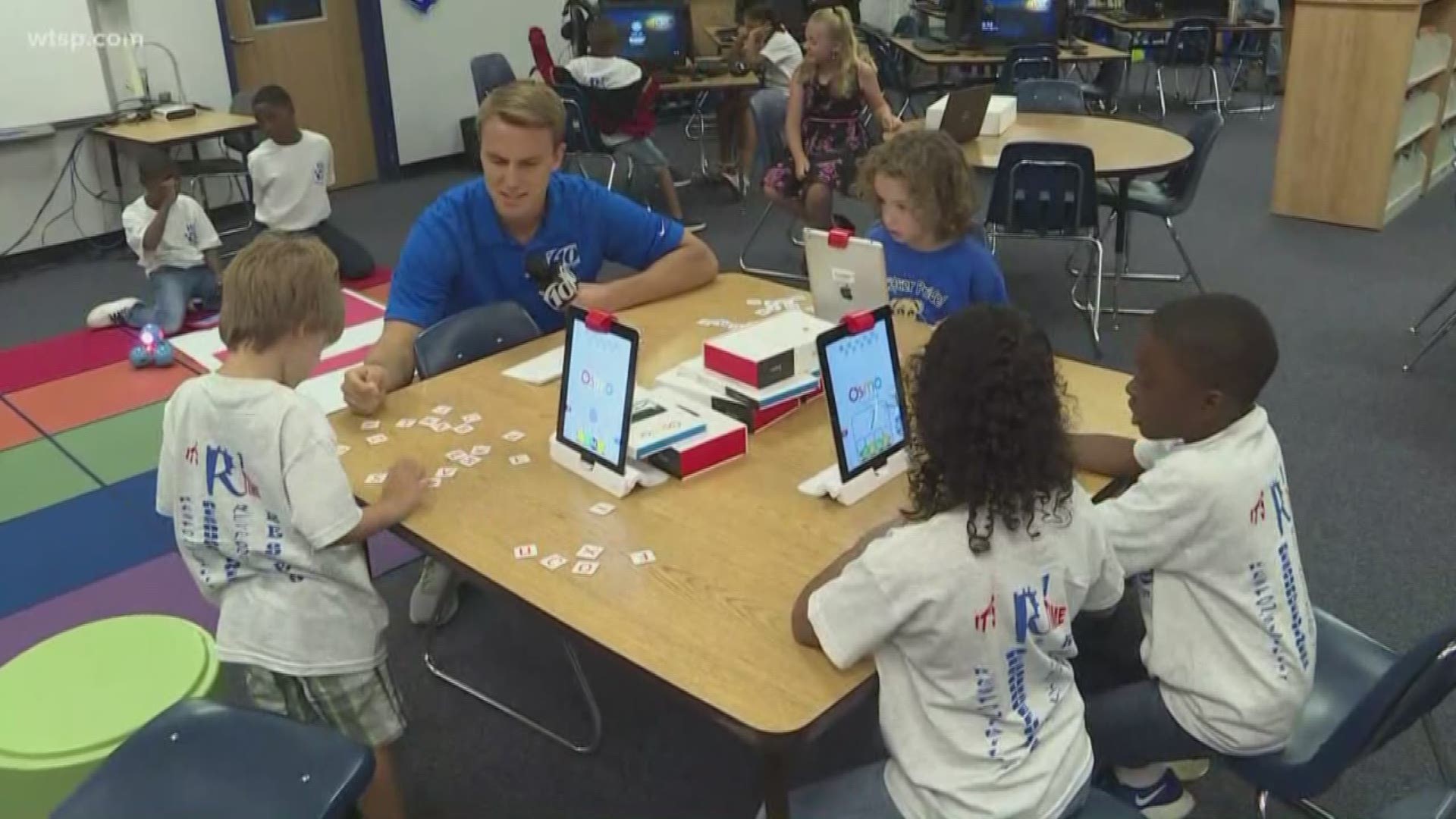 The Largo elementary school is out this week, but a bunch of students came to campus to celebrate Friday morning. https://on.wtsp.com/2vddQFe