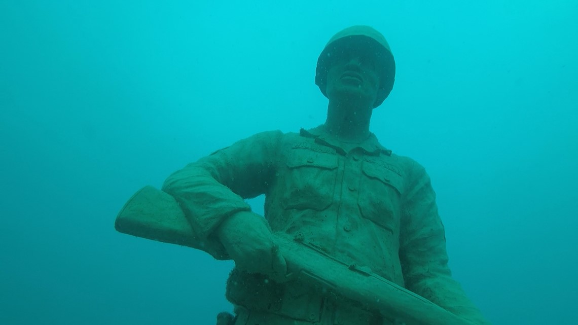 Circle of Heroes underwater memorial honors vets in Clearwater