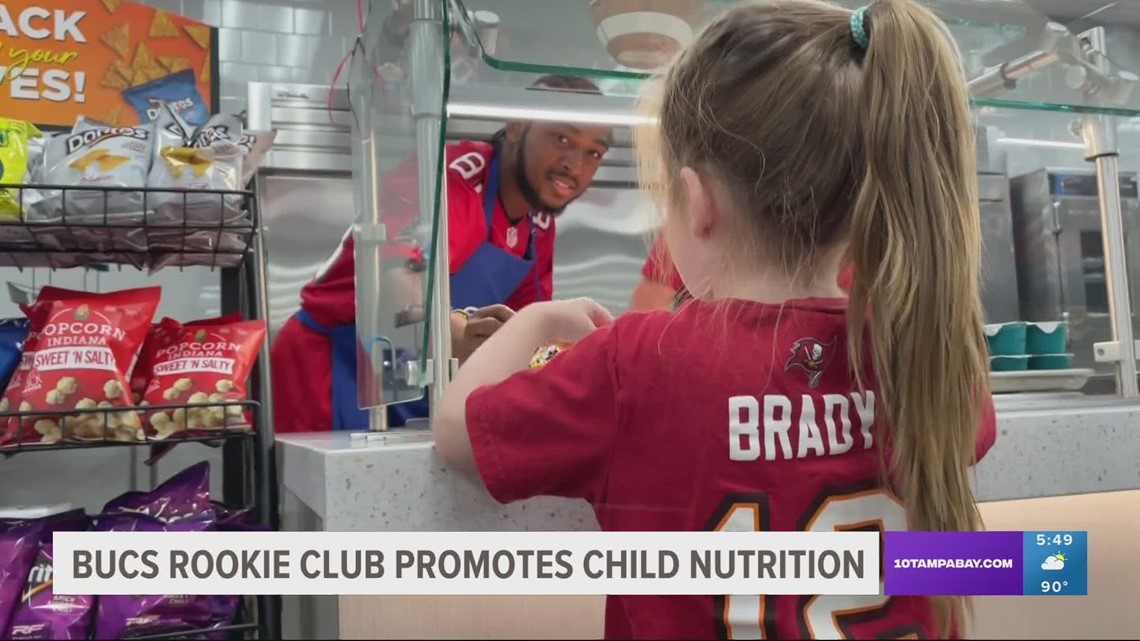 Bucs Rookie Club visits Starkey Ranch K-8 to promote child nutrition