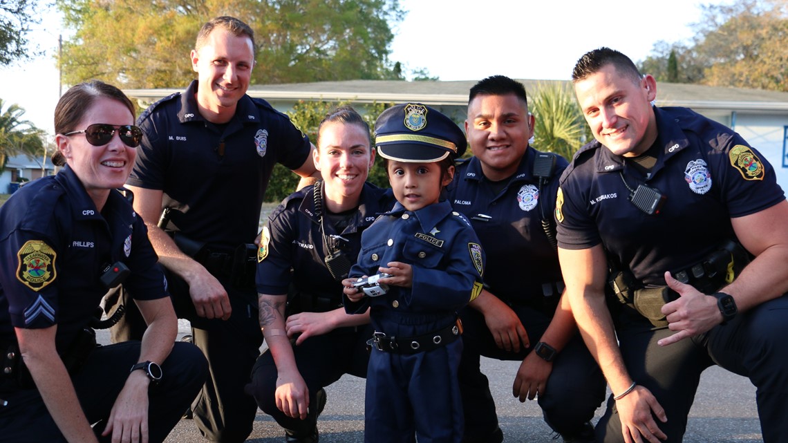 Clearwater police surpise 3yearold for his birthday