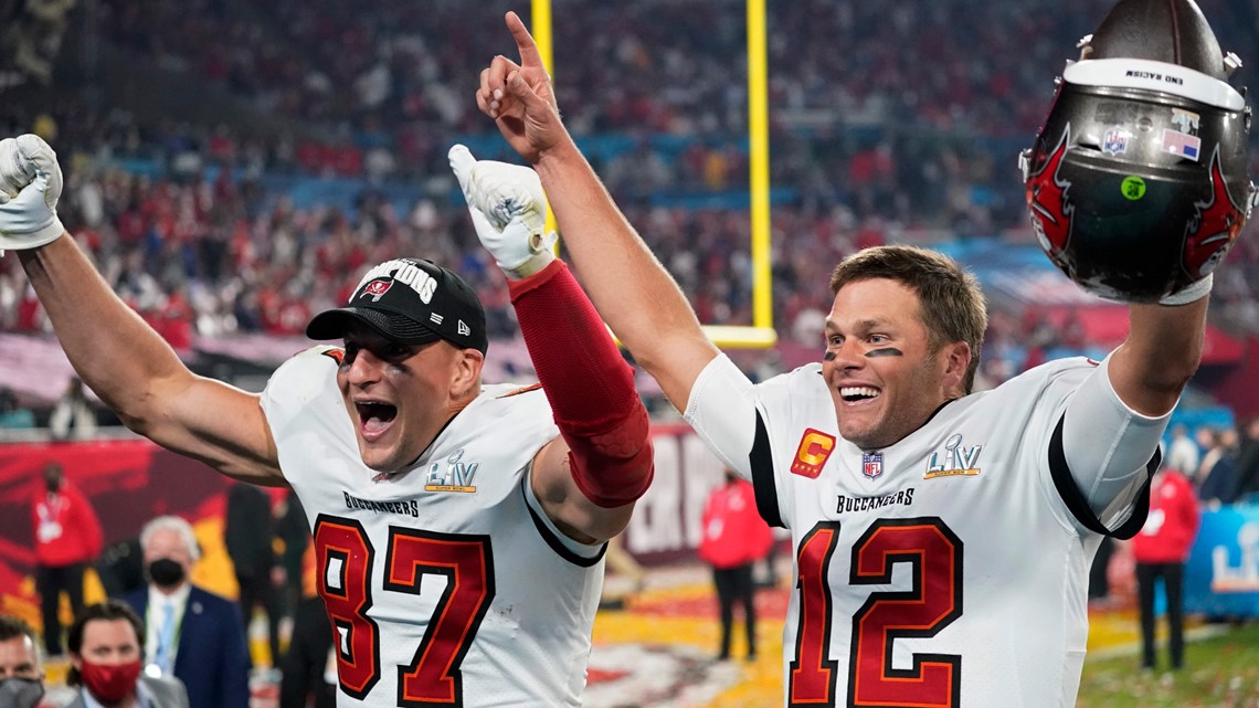 Buccaneers win the Super Bowl! Celebrate with T-shirts, hats