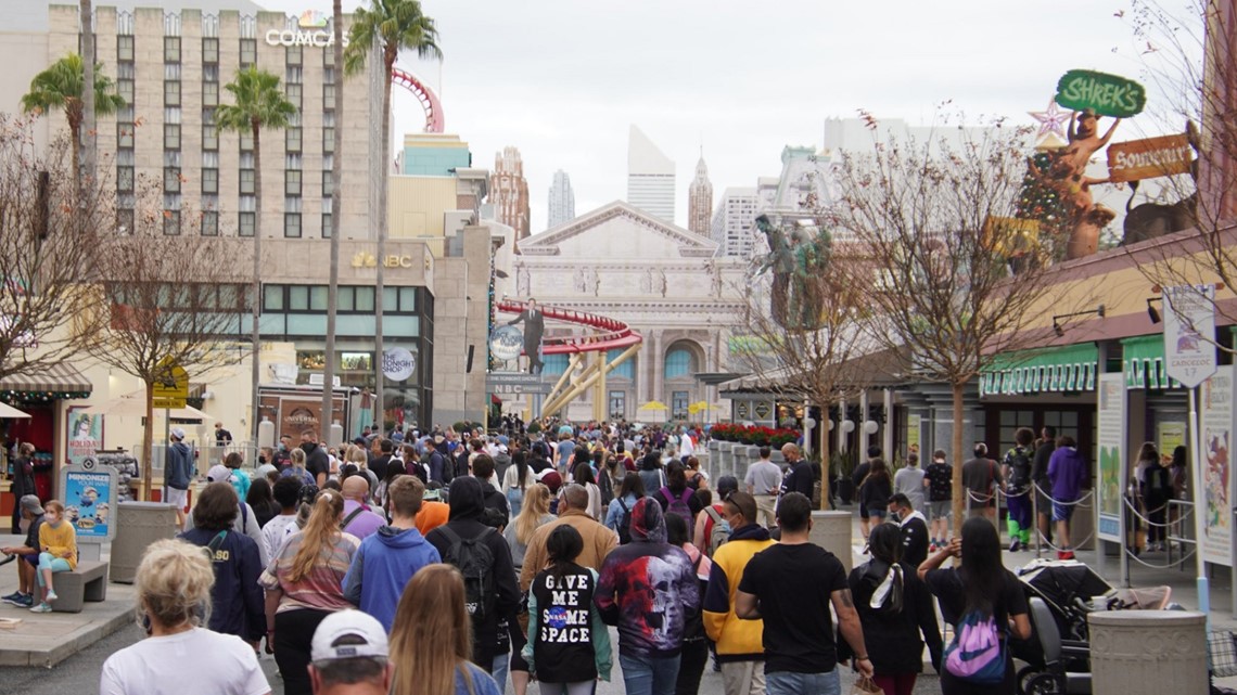 Universal Studios Florida & Islands of Adventure reach capacity | wtsp.com