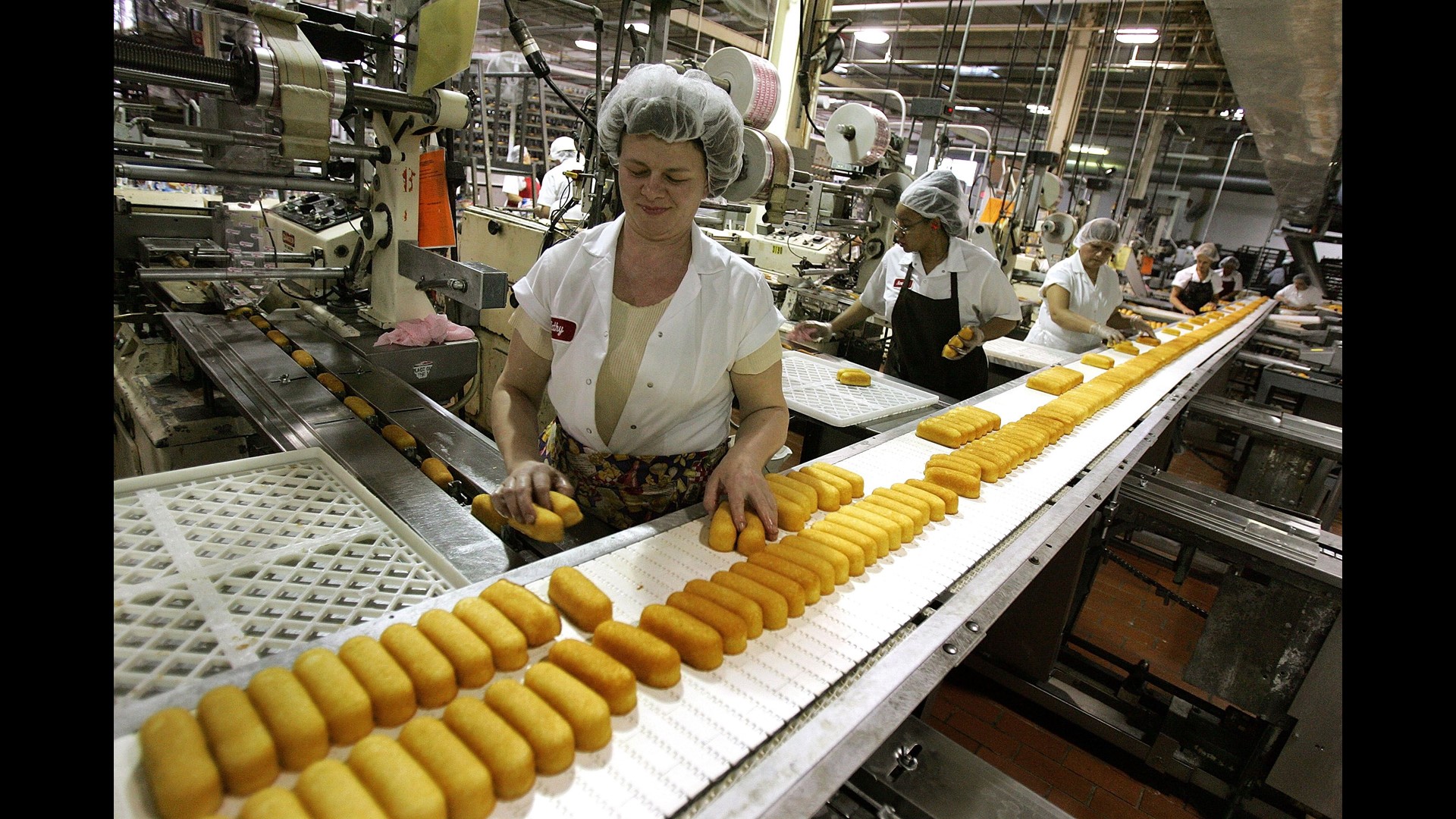 Hostess closing bakery that created the Twinkie