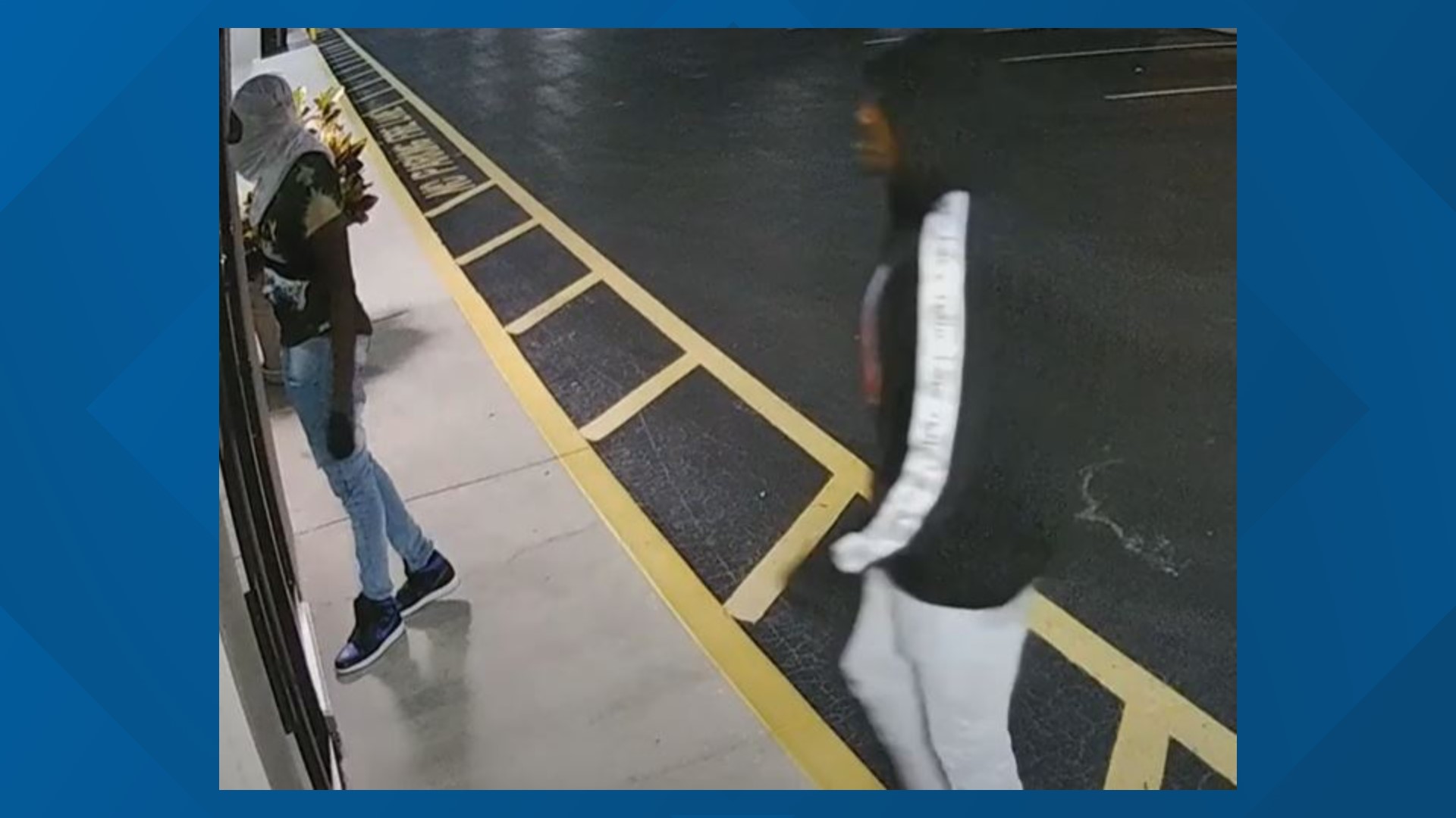 Search on for Tampa jewelry store thieves