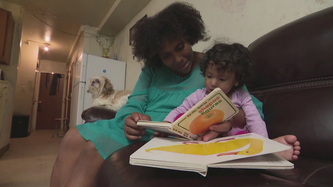 Experts say interactive reading aloud with babies improves literacy as ...