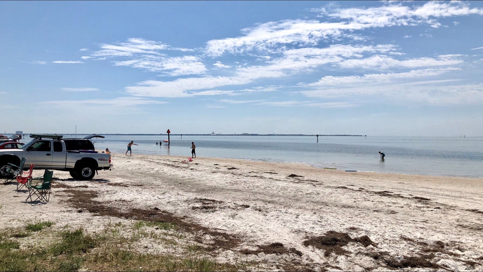 Largo man drowns off Gandy Beach, deputies say