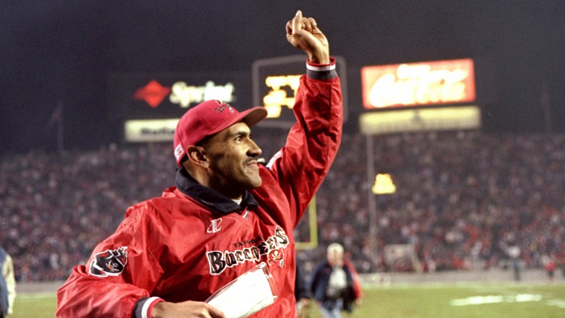 Bucs to induct Tony Dungy into Ring of Honor on Sept. 24