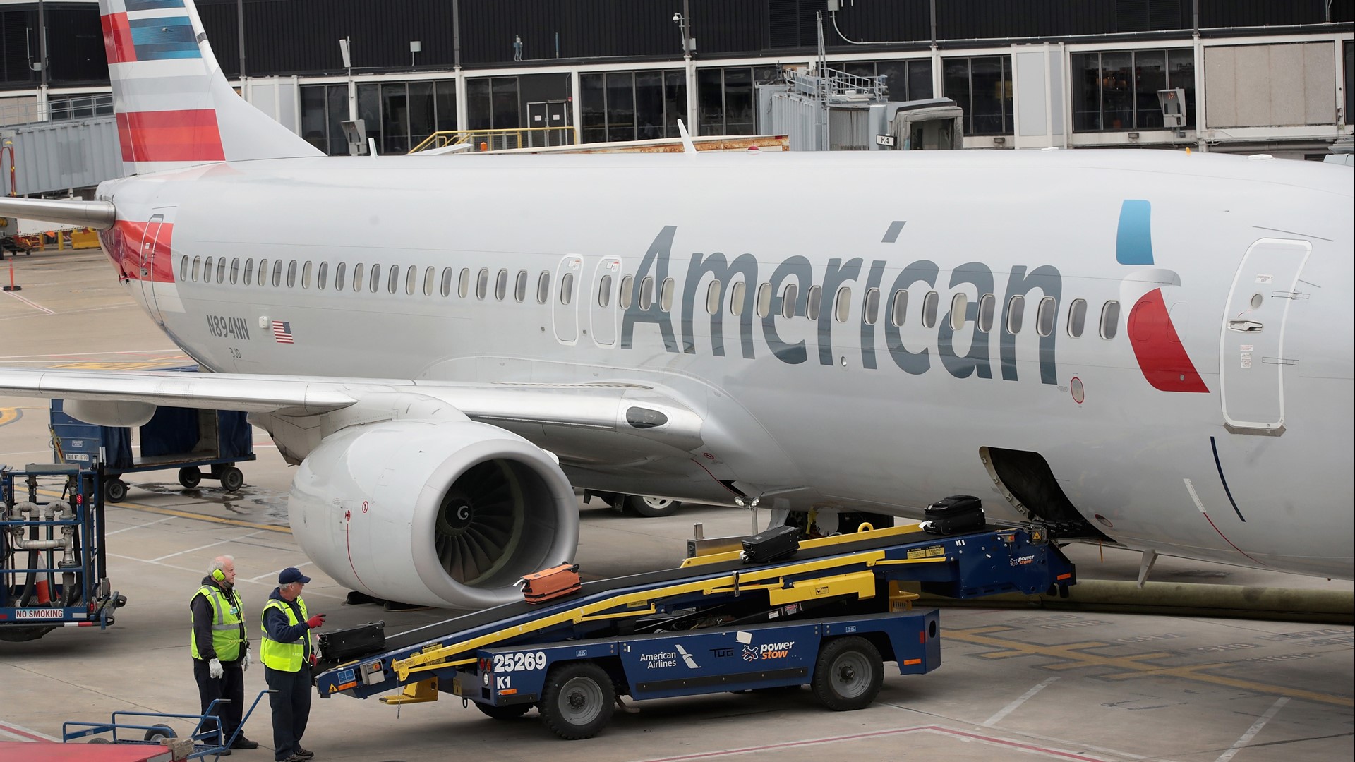 American Airlines plane makes emergency landing in Tampa