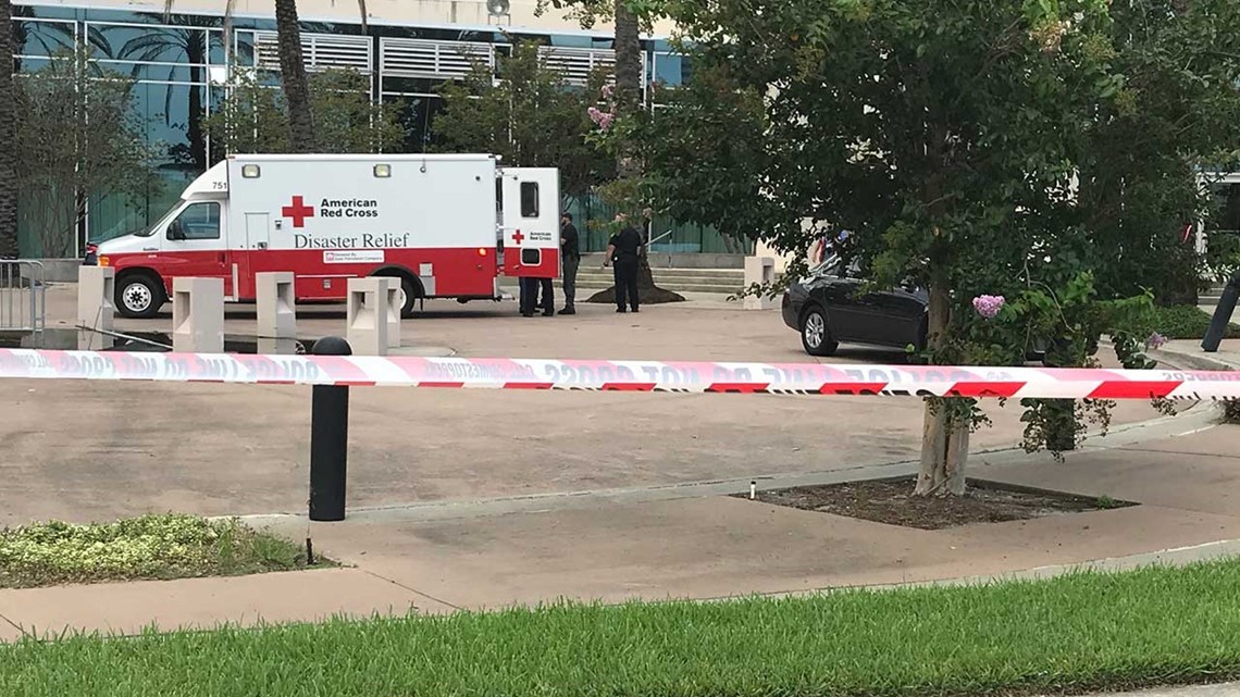 2 people, shooter dead in mass shooting at the Jacksonville Landing