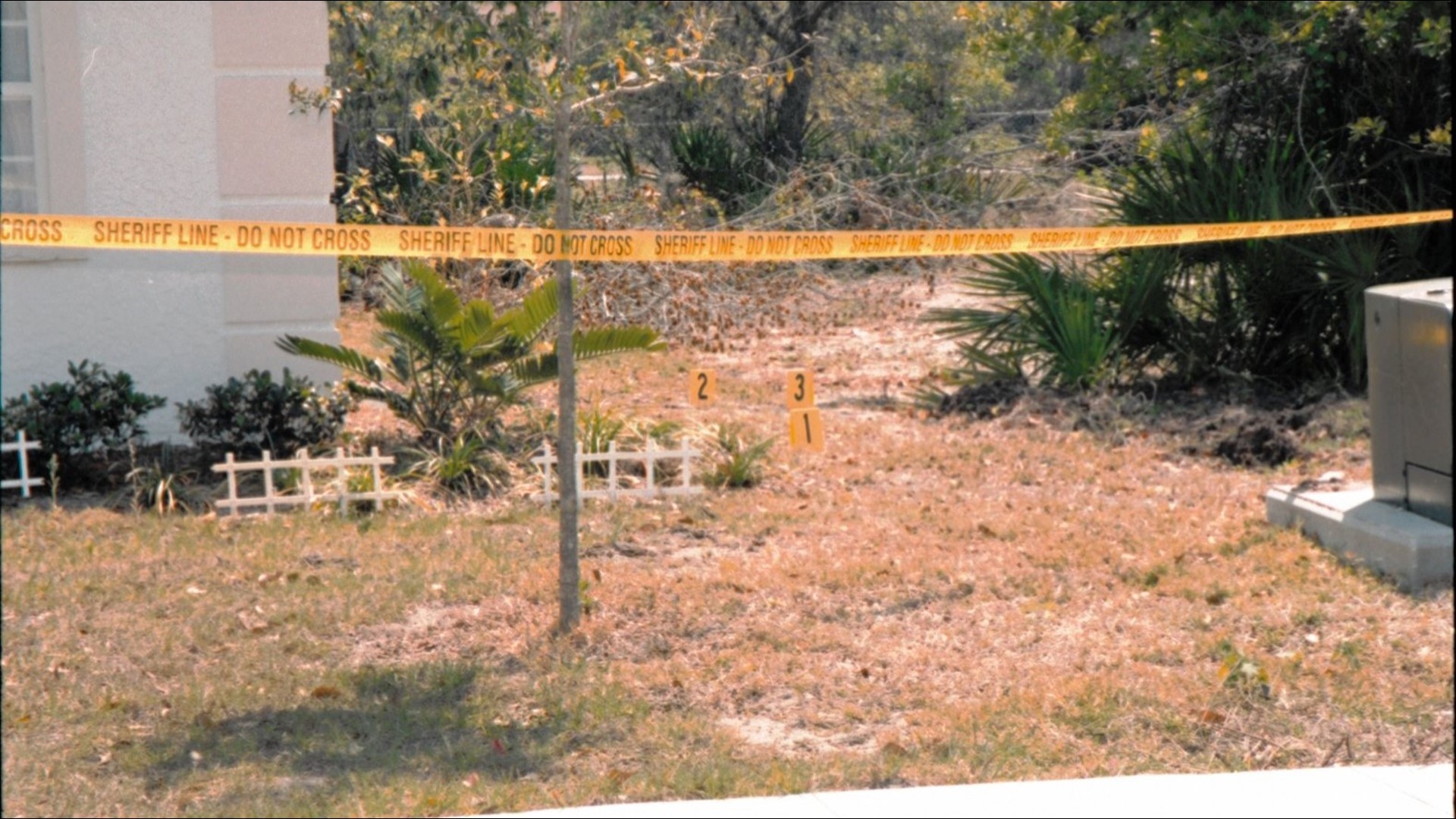 Photos Crime scene of the 1999 murder of Deborah Dalzell