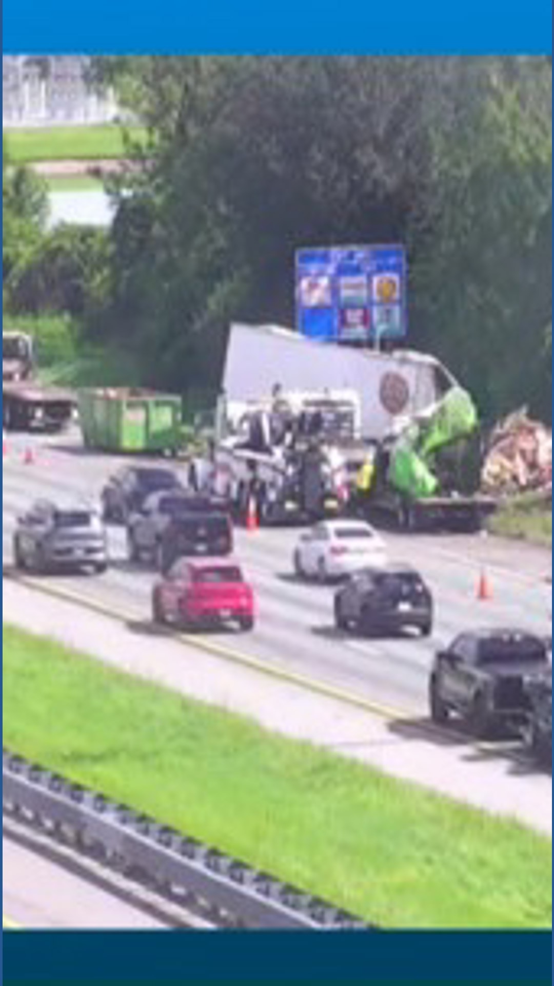 Fhp Back Tractor-trailer transporting milk crashes into empty pickup truck in ...
