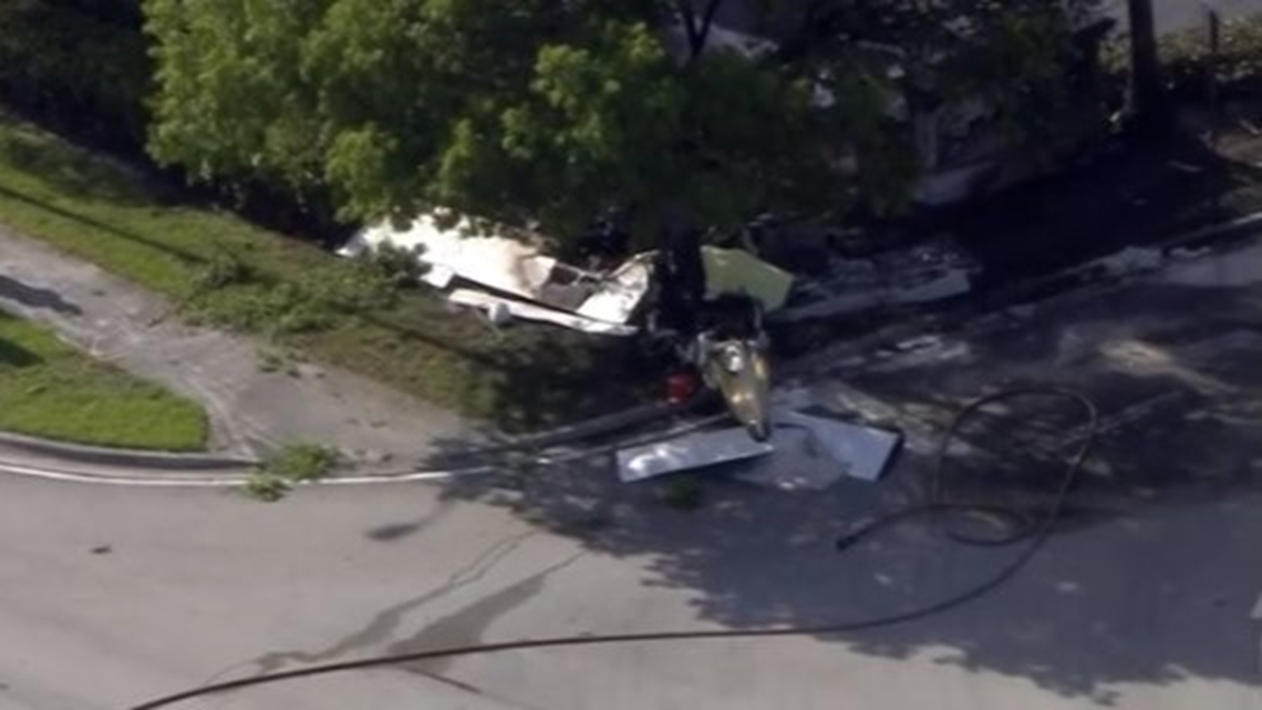 Small plane crash in Miramar