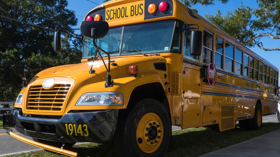 6 students have minor injuries from bus crash in Orlando | wtsp.com