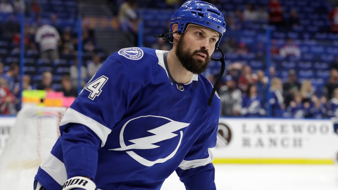 Zach Bogosian signs 3-year, $ million contract with Lightning 