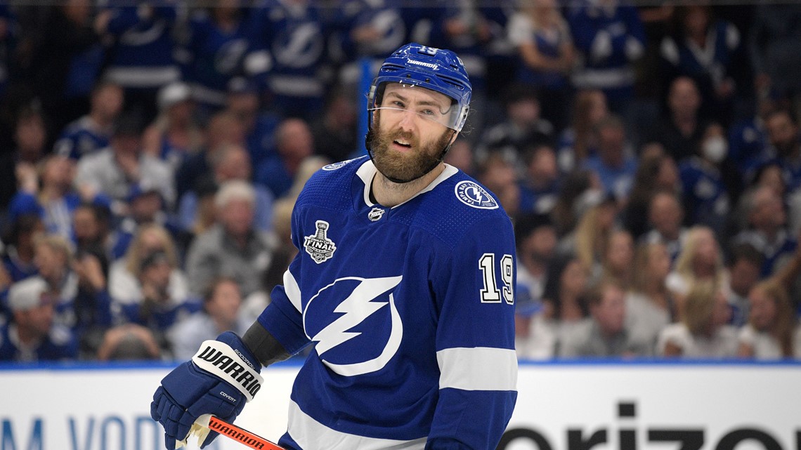 Tampa Bay Lightning trade Barclay Goodrow to New York Rangers